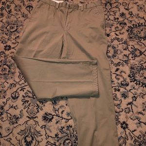 Men’s 38X32 George Khaki Pants - EUC!!!